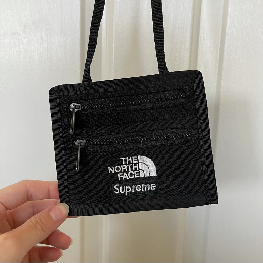 Supreme x The North Face Travel Wallet